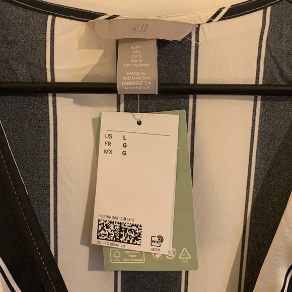 H&M satin wrap dress size L - Picture 4 of 4